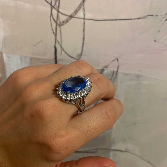 Ring - Picture 3 of 3